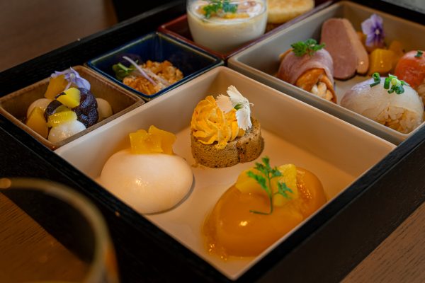 夏の果実の和スイーツを楽しむ【アフタヌーンティー松花堂箱】の画像
